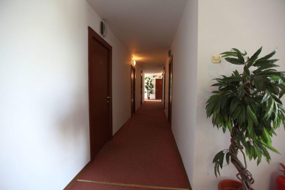 Ramada By Wyndham Slatina Parc Ξενοδοχείο Εξωτερικό φωτογραφία